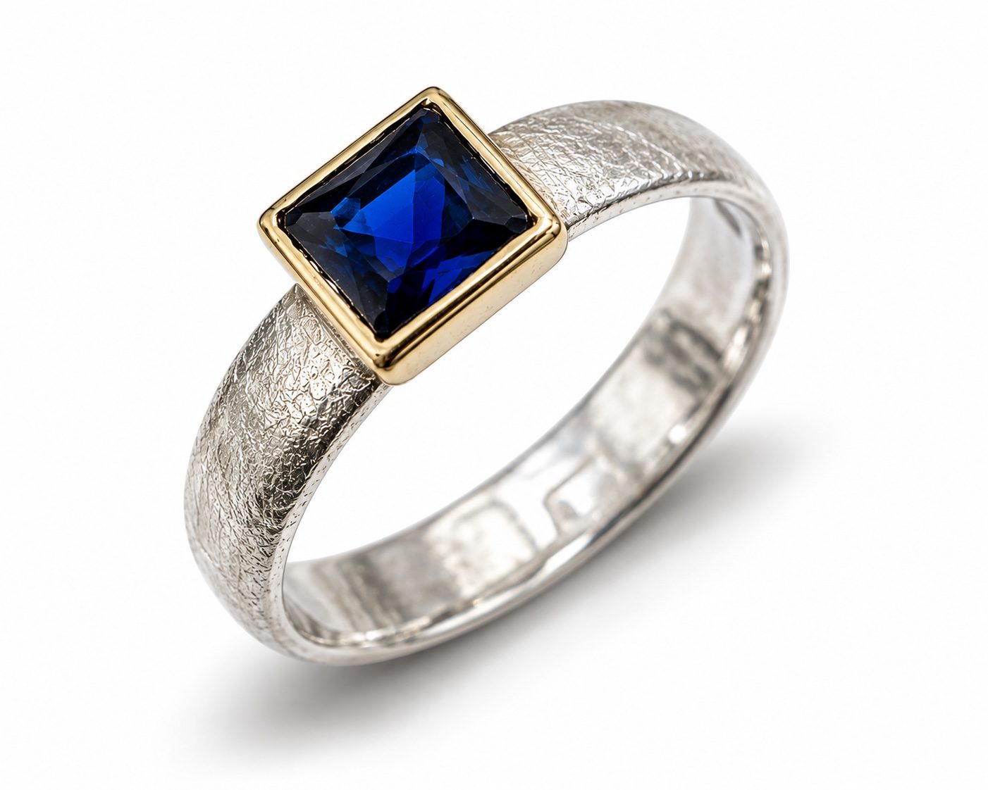 Blue Sapphire Ring Detail