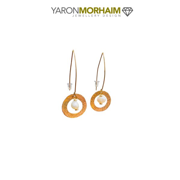Timeless Pearl Earrings - Image 4