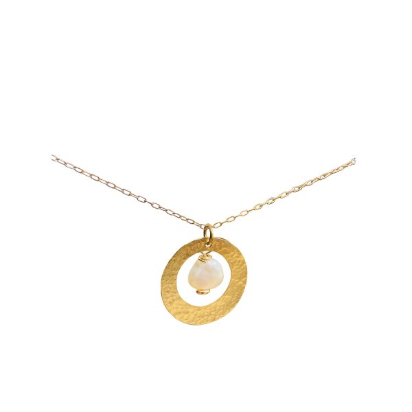 Timeless Elegant Pearl Necklace
